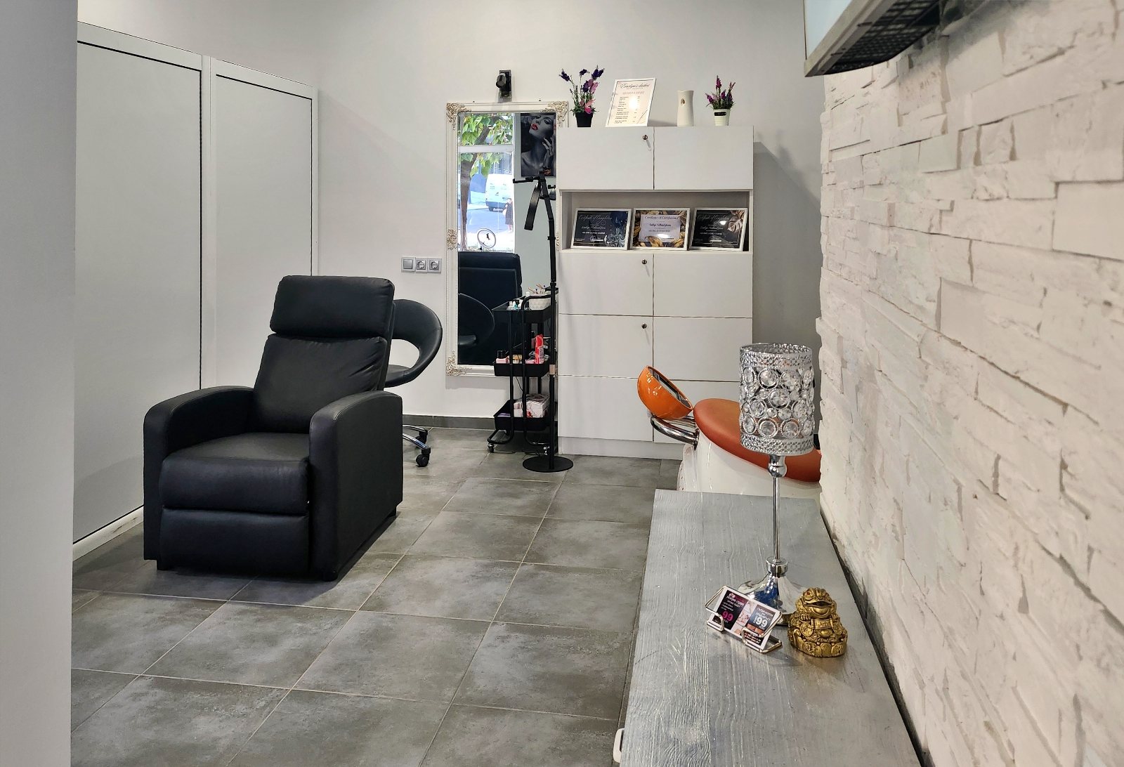 MarchelA Beauty Studio - Маникюр и педикюр Бургас