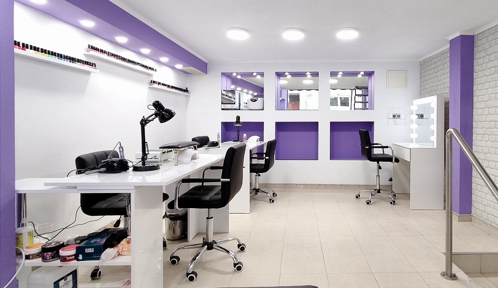 Nika Nails Factory 2 - Маникюр и педикюр София