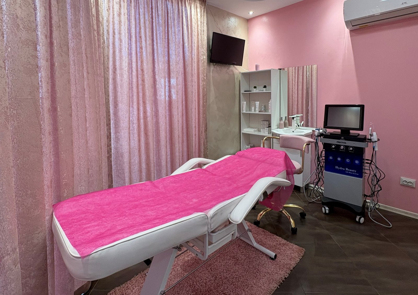 Pink Opium Aesthetic Center - Младост София - снимка 1