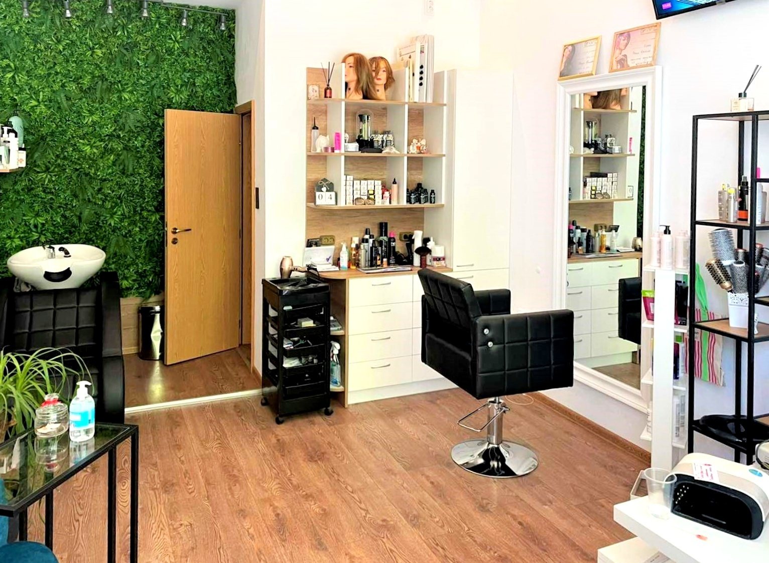Premium Beauty Salon - Фризьорски салон Бургас