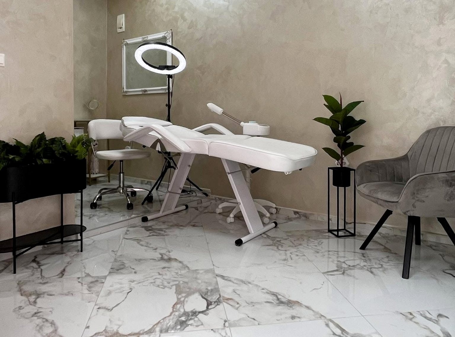 Queen Beauty House Велико Търново - снимка 1