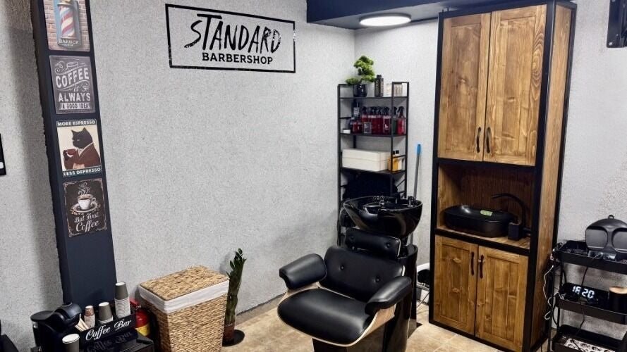 STANDARD BARBERSHOP Варна - снимка 1