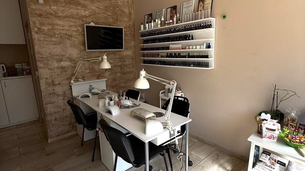 Studio iv - nails&beauty - Маникюр и педикюр София