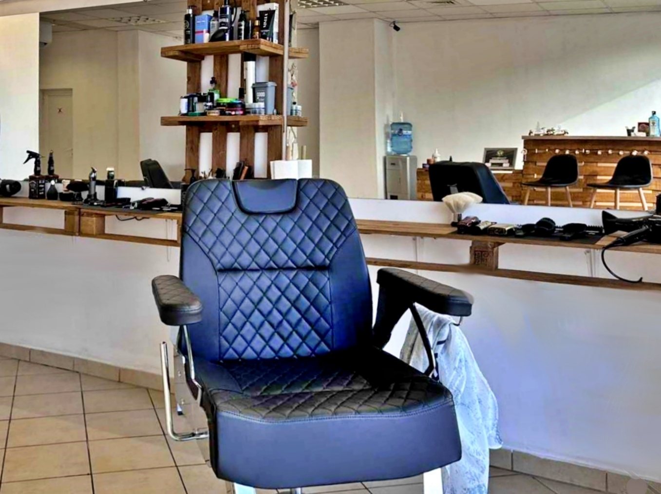 The Men's Cave Barbershop Бургас - снимка 2