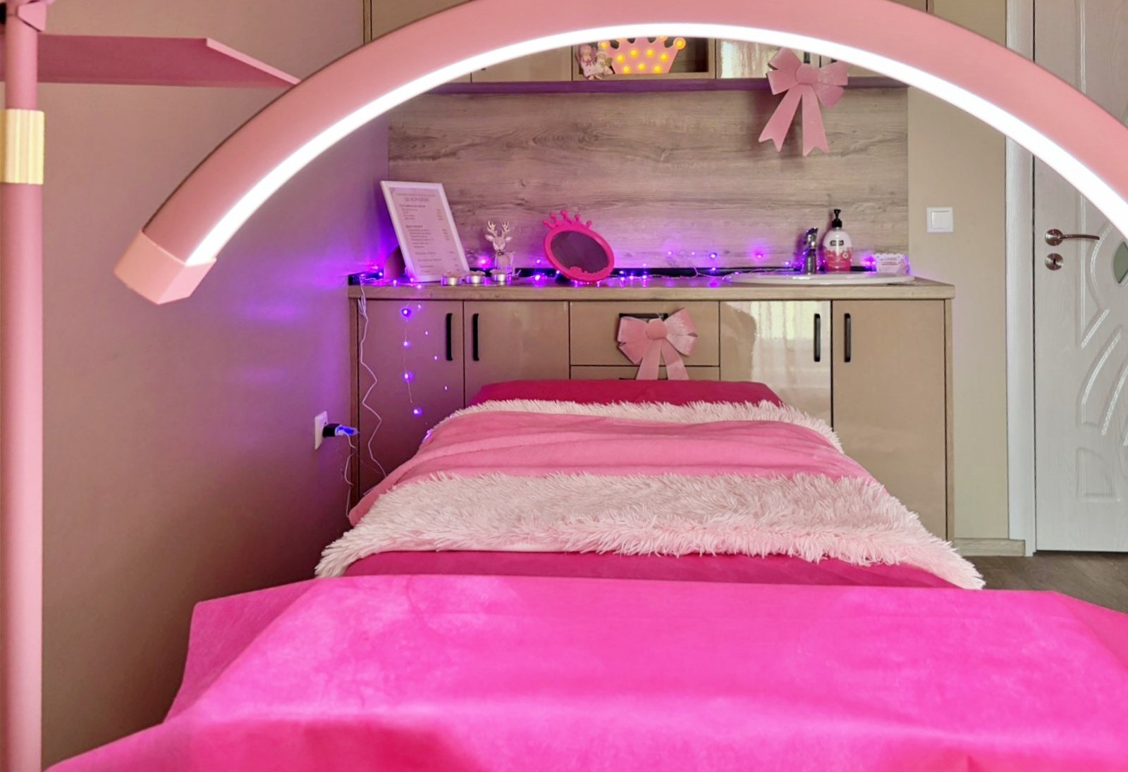 The Pink Room by Nicole Lashes Варна - снимка 2