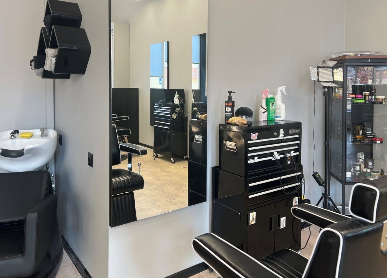 The Slogger’s Barbershop Бургас - снимка 2