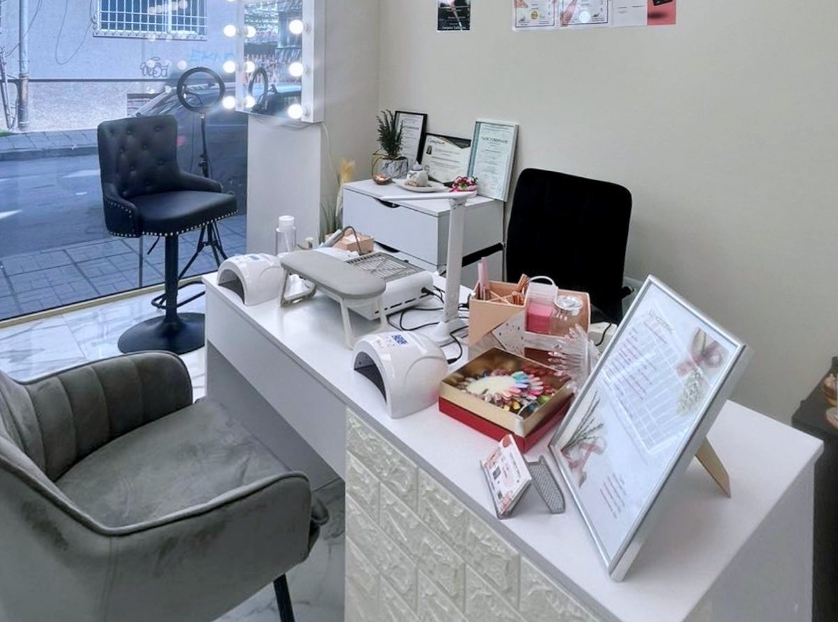 Venera Beauty Nails & Make Up Русе - снимка 1