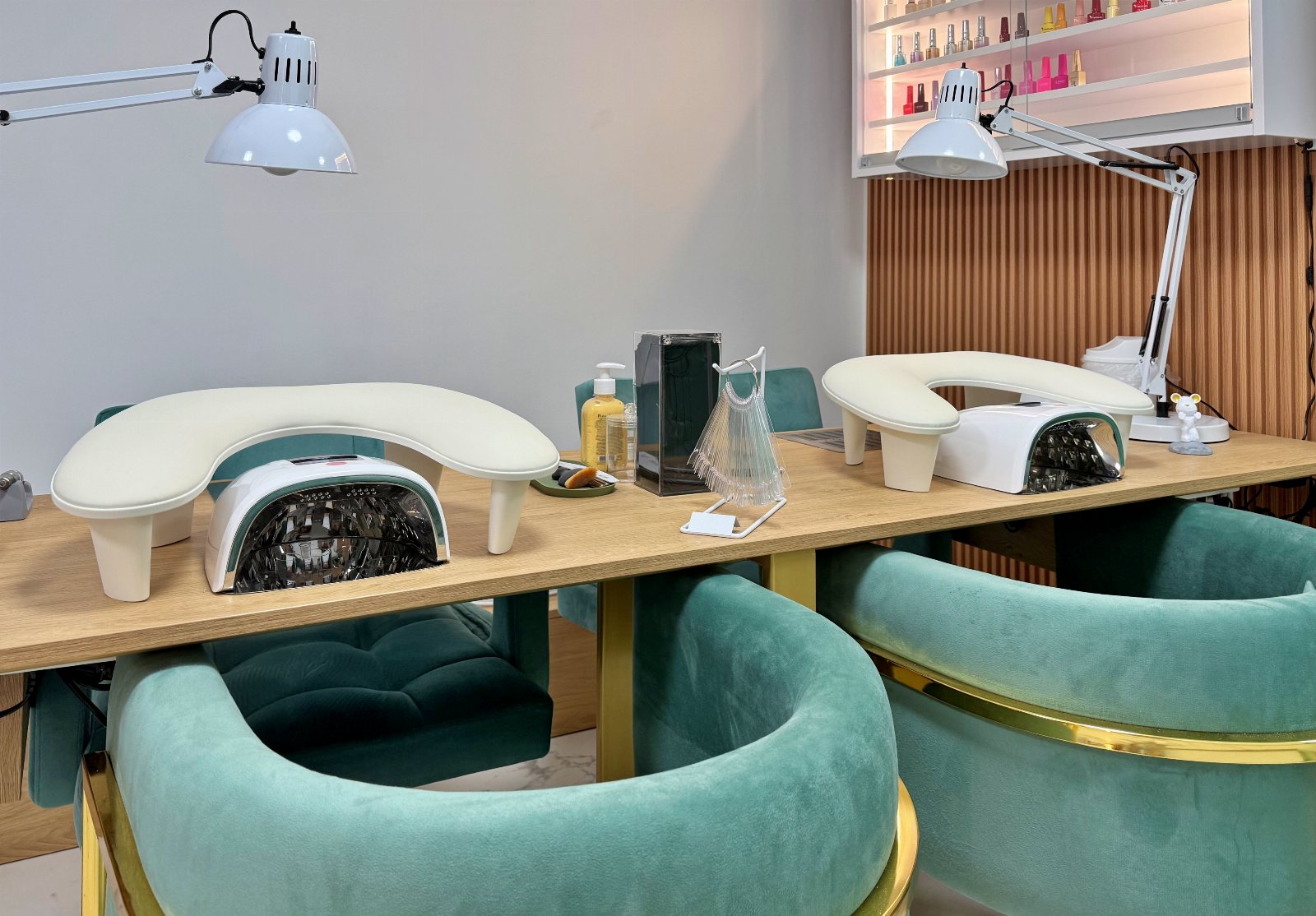 Zahirr Nails Bar Варна - снимка 2